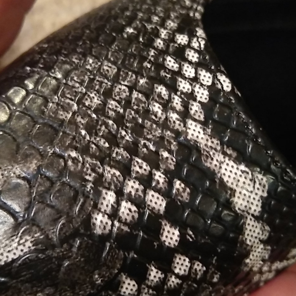 Afra-6 snake embossed flats - Picture 4 of 6
